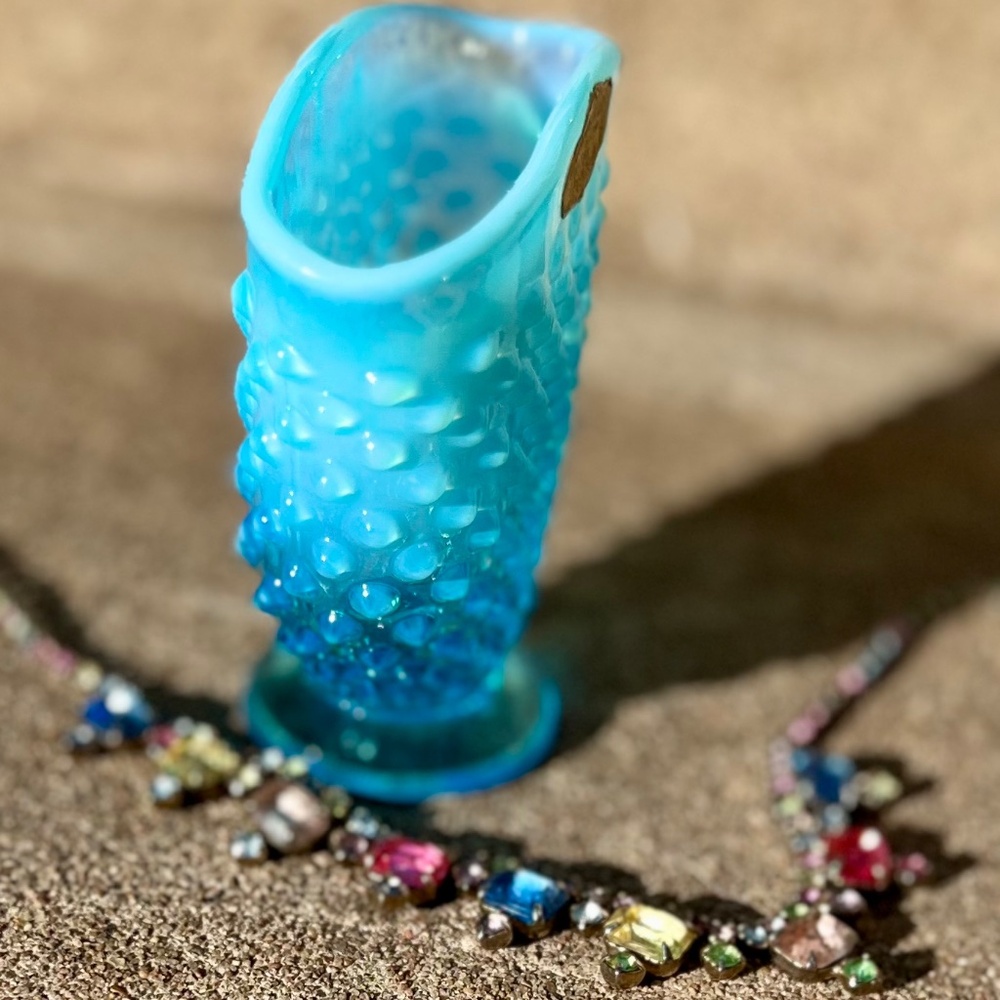Fenton Hobnail Glass Blue Vase Vintage Opalescent Glow - Picture 4 of 13